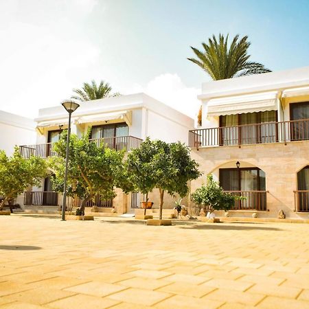 Golden Palms Guest House & Cafe Famagusta  Exterior foto